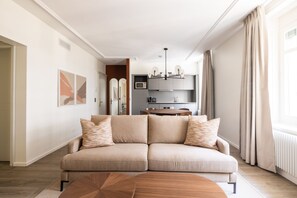 Superior Apartment, 1 Bedroom, Non Smoking, Kitchen | Living area