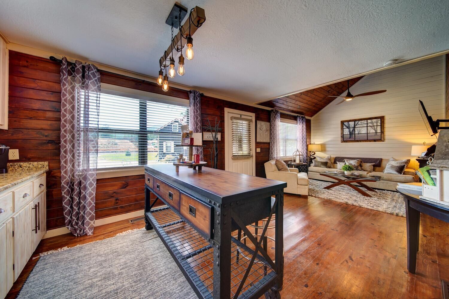 Creekside Cottages : Sneffles Mountain Luxury in Town