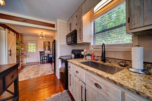 Frigorífic, microones, forn i placa de cuina