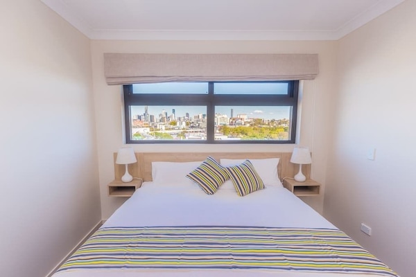A. King Room 1 Stylish, modern king room/own entrance in Brisbane