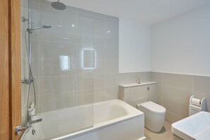 하우스, 침실 3개 | 욕실 | 샤워기/욕조 결합, 헤어드라이어, 타월, 화장지