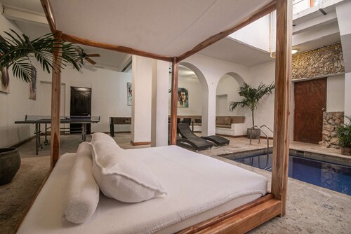 Beautiful 13 Bedroom Beautiful House in the Old City