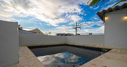 Beautiful 13 BR House in the Old City