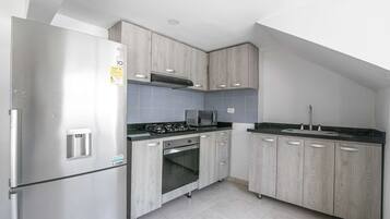 Fridge, microwave, stovetop