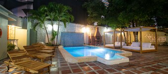 Beautiful 11 Bedroom Mansion Near the Old City