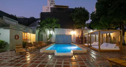 Beautiful 11 Bedroom Mansion Near the Old City