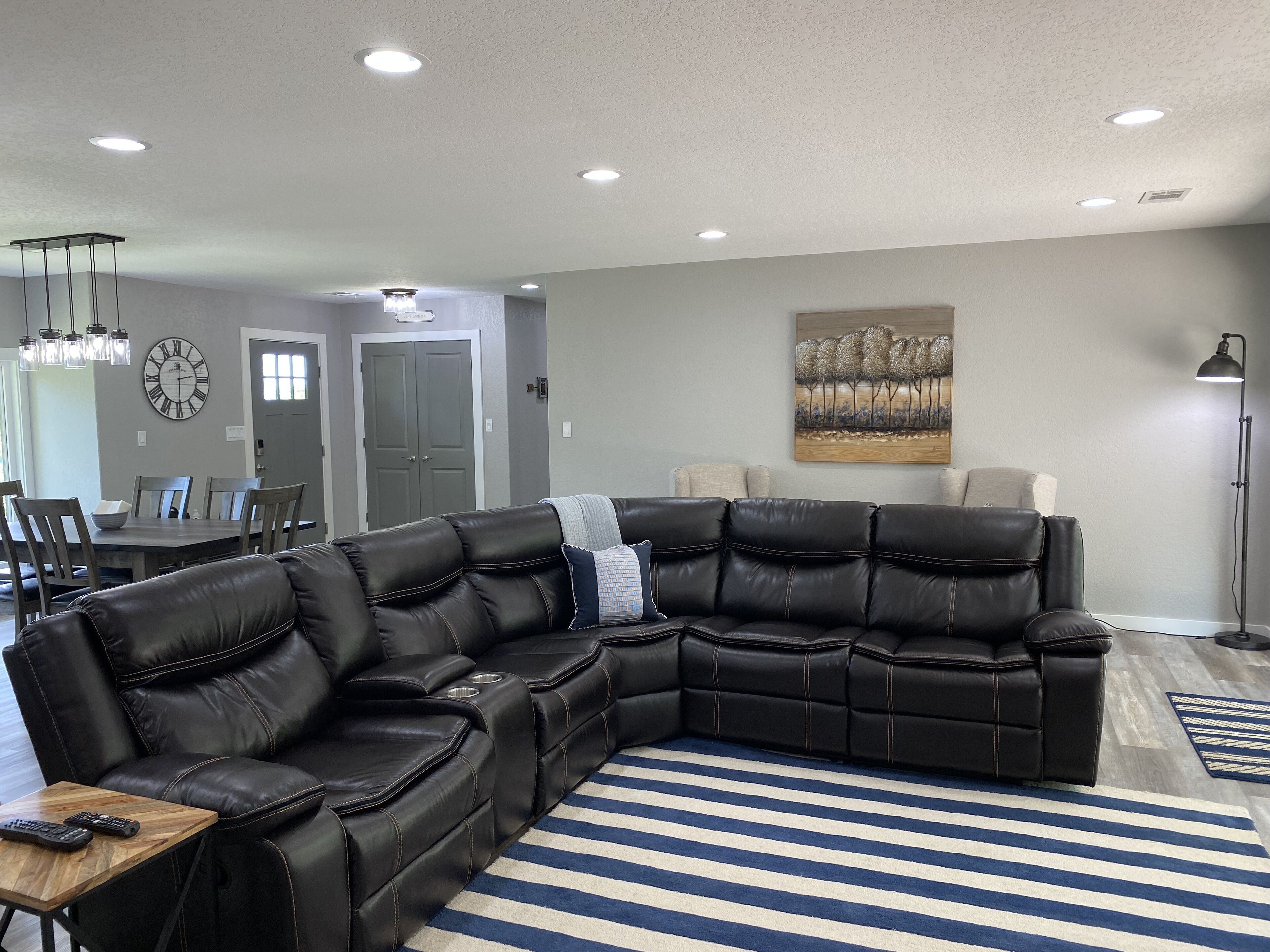 Gorgeous Mountain View,  6 Private acres, Close to Downtown!