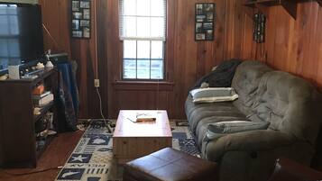 Cottage, 2 Bedrooms | Living room