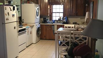 Cottage, 2 kamar tidur | Dapur pribadi | Lemari es, oven, mesin pembuat kopi/teh, dan pemanggang roti