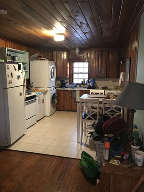 Casa de campo, 2 quartos | Cozinha privada | Geladeira, fogão, cafeteira/chaleira, torradeira