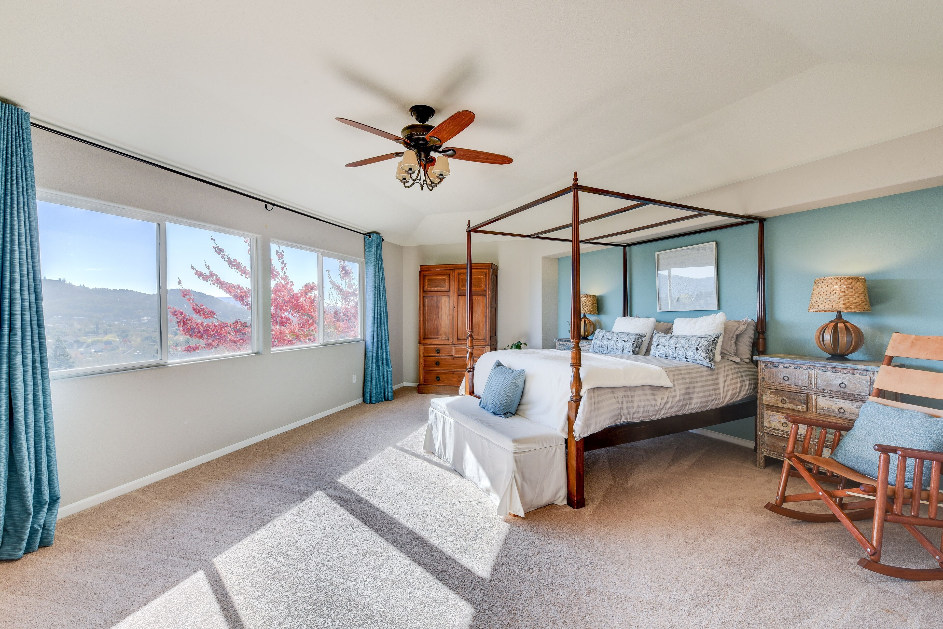 Wine-tasting, Light-filled And Kid-friendly House 5 Bedroom Home by Redawning