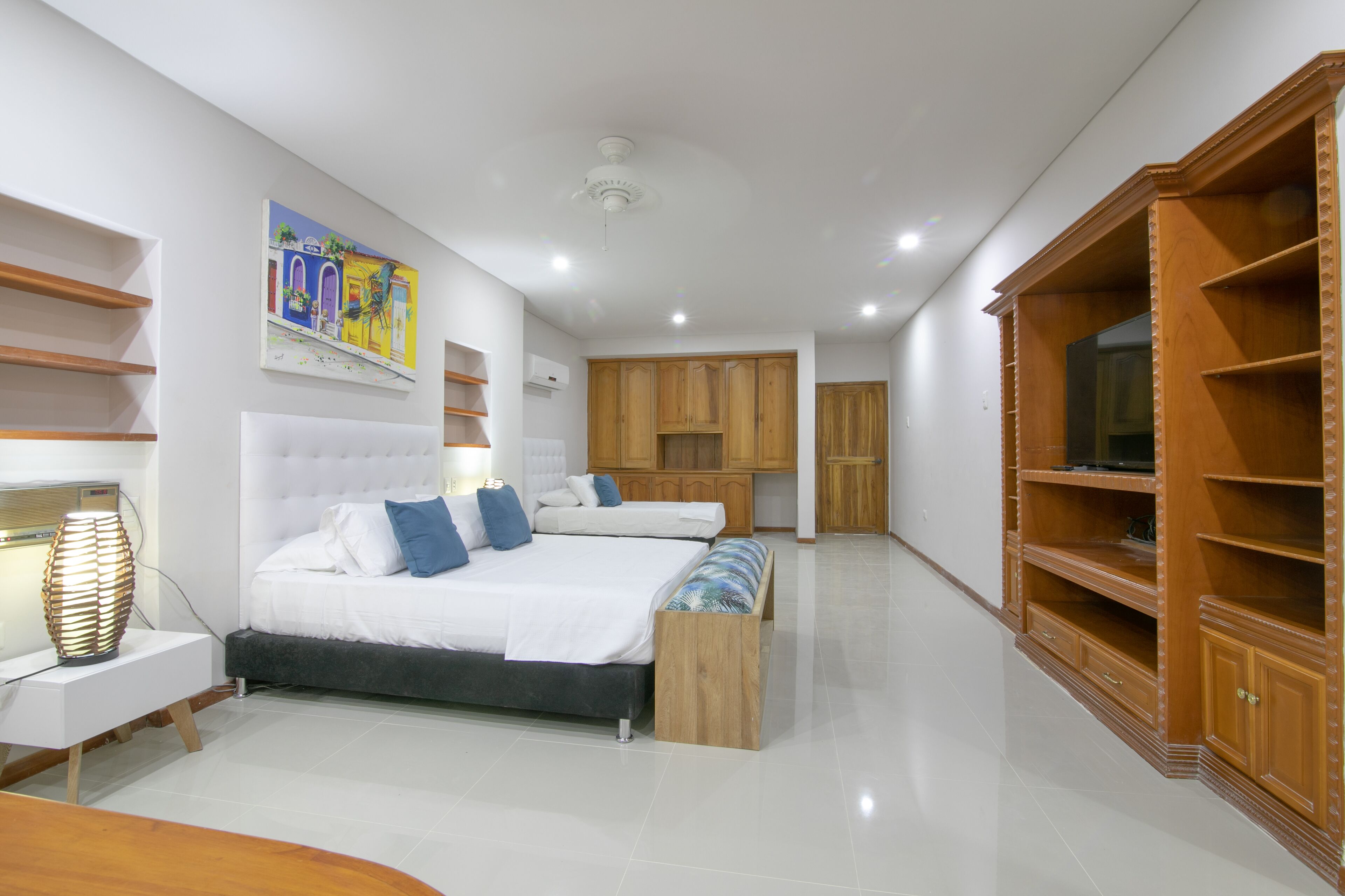 Beautiful 6 Bedroom Mansion in Bocagrande