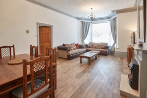 Apartment | Dining room
