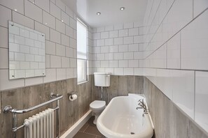 Apartment | Bathroom