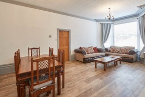 Apartment | Dining room