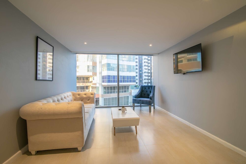 1 BR Charming Apartment in Bocagrande