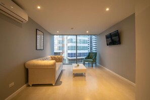 TV - 1 Bedroom Stunning Apartment in Bocagrande (Cartagena)