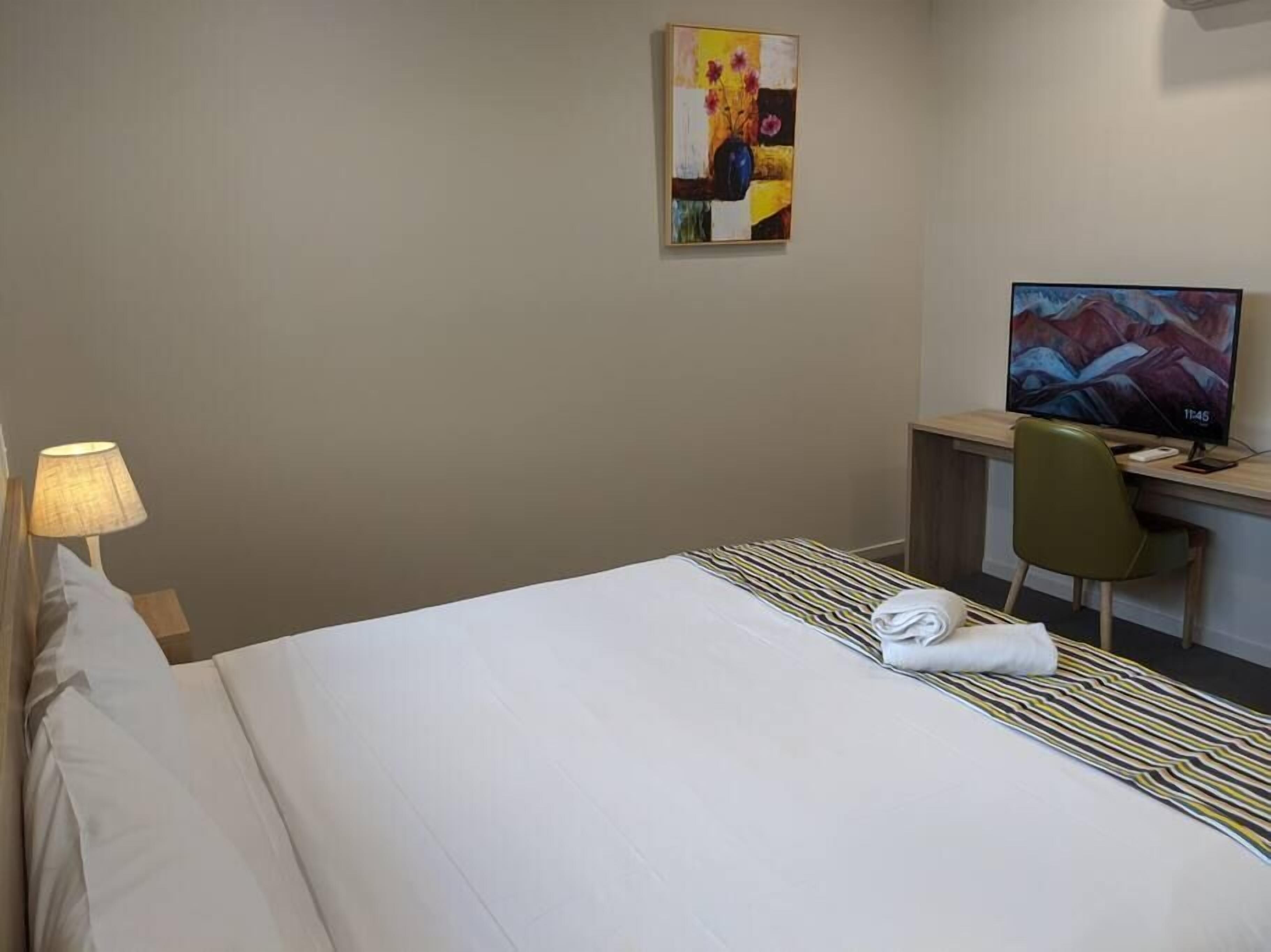 1 bedroom, desk, iron/ironing board, free WiFi