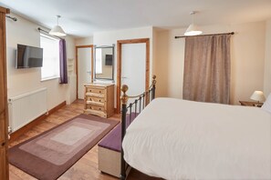 Cottage | 1 bedroom, premium bedding, free WiFi, bed sheets