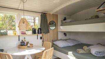 1 quarto, Wi-Fi de cortesia, roupa de cama