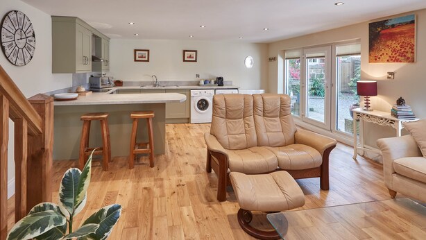 Cottage | Living area | Flat-screen TV - Hill Top Cottage (Northallerton)