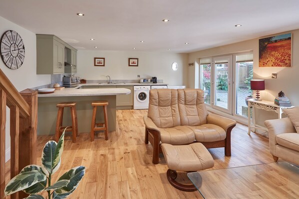 Cottage | Living area