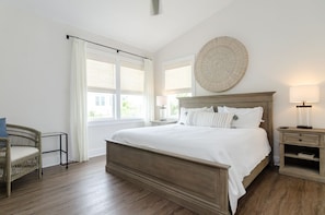 6 bedrooms, iron/ironing board, WiFi, bed sheets