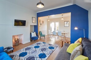 House | Living area | Smart TV - Artist House (Saltburn-by-the-Sea)