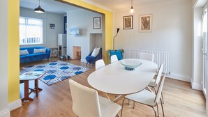 House | Dining room - Artist House (Saltburn-by-the-Sea)