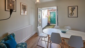 House | Dining room - Artist House (Saltburn-by-the-Sea)