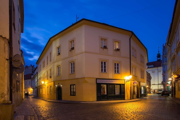 Exterior - Romantic Old Town Luxury Attic Apartment - Parking Nearby (Prague)