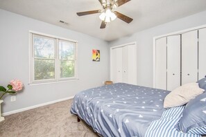 2 Schlafzimmer, Bügeleisen/Bügelbrett, WLAN, Bettwäsche