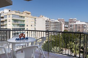 Outdoor dining - NAUTILO, 8º-15 (Cullera)