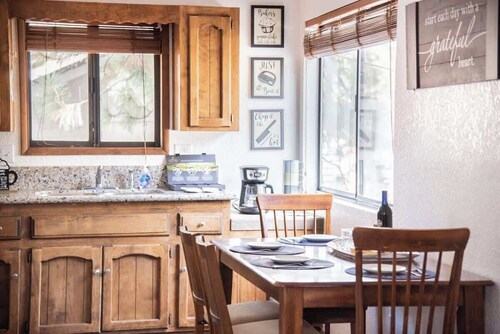 Slopeside Cabin D - Walk to Slopes | Free Parking