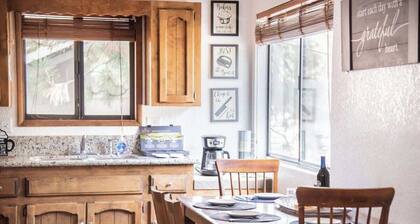 Slopeside Cabin D - Walk to Slopes | Free Parking