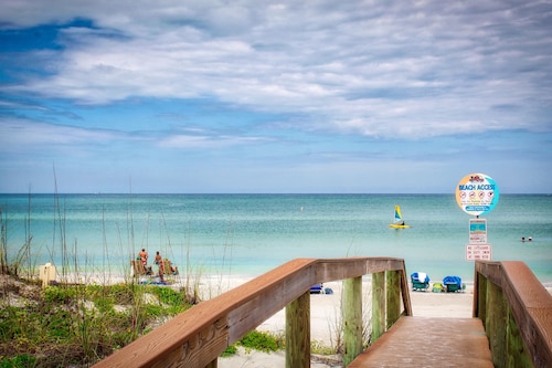 Pass a grille Gulf Way Beachfront 13