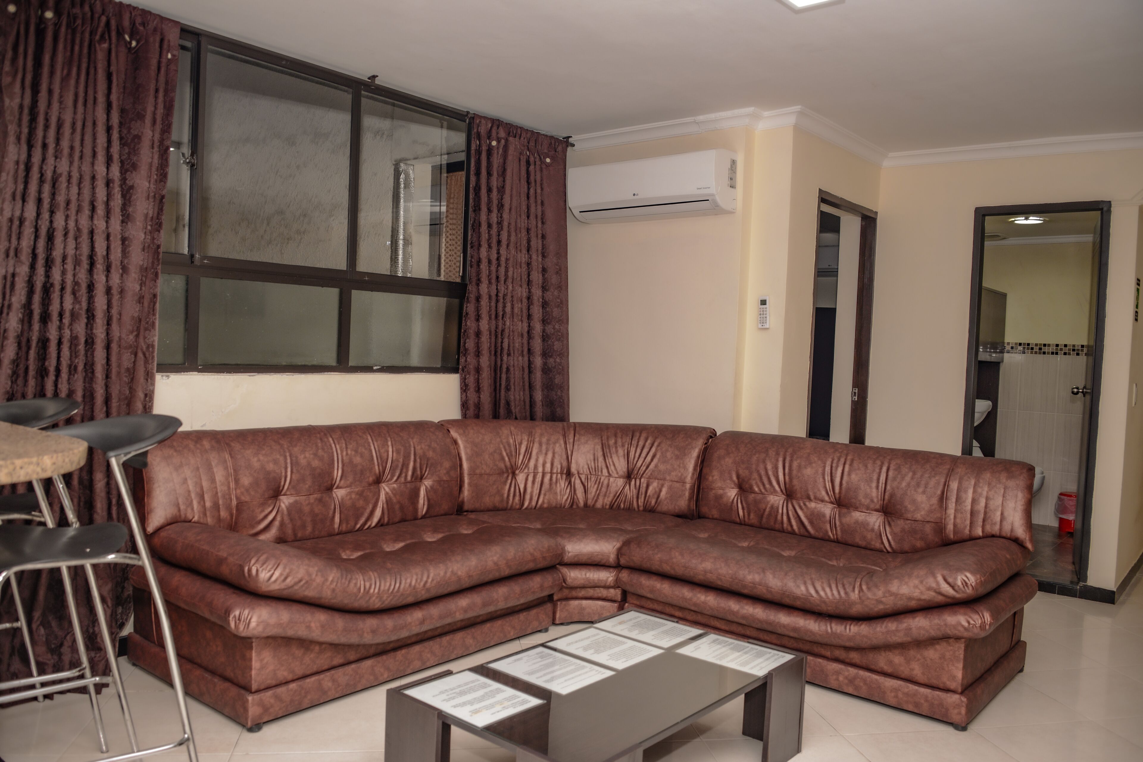 6 bedroom Combo llleras 2 hot tub ac security balconies