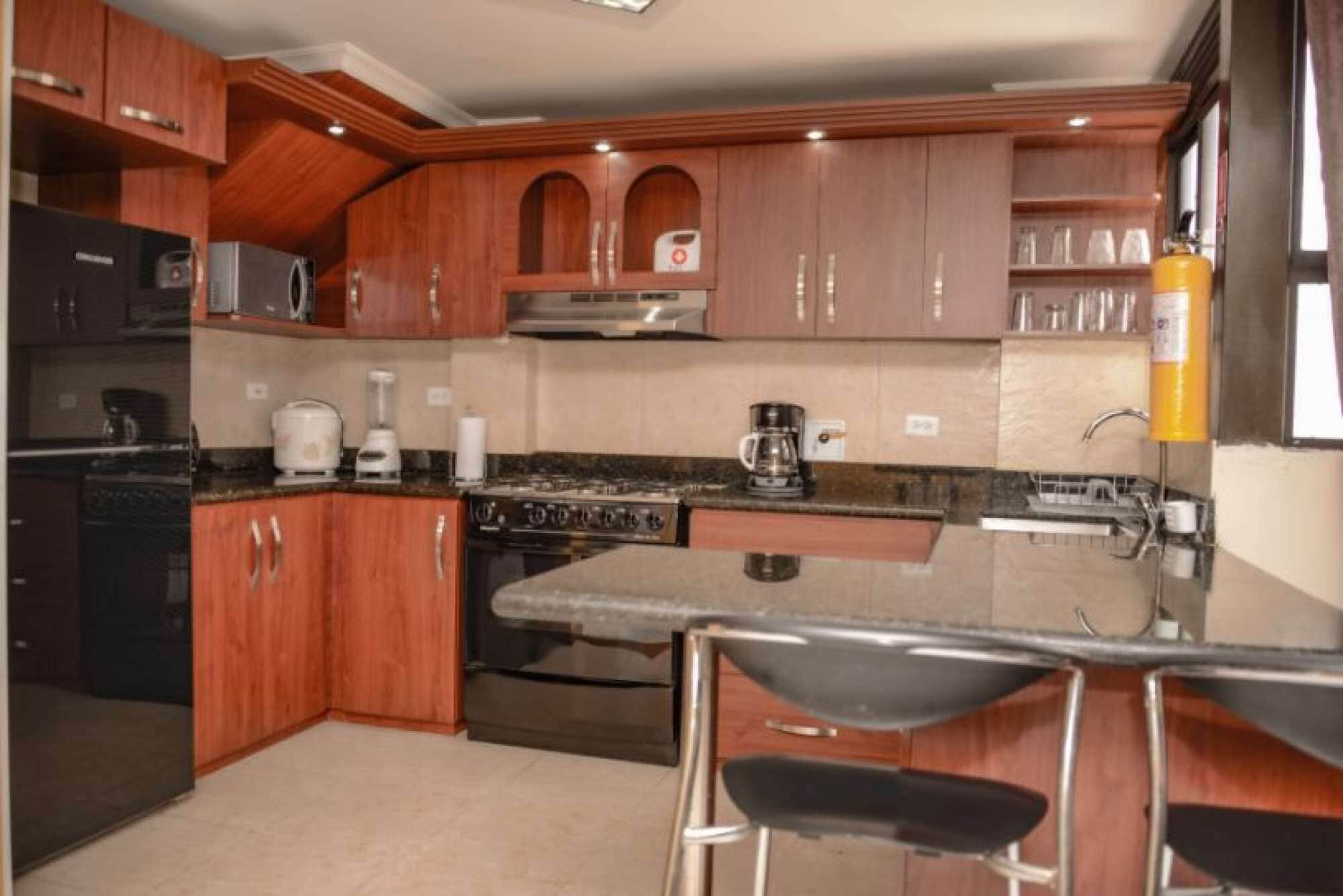 6 bedroom Combo llleras 2 hot tub ac security balconies