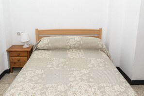 2 chambres, fer et planche à repasser, draps fournis