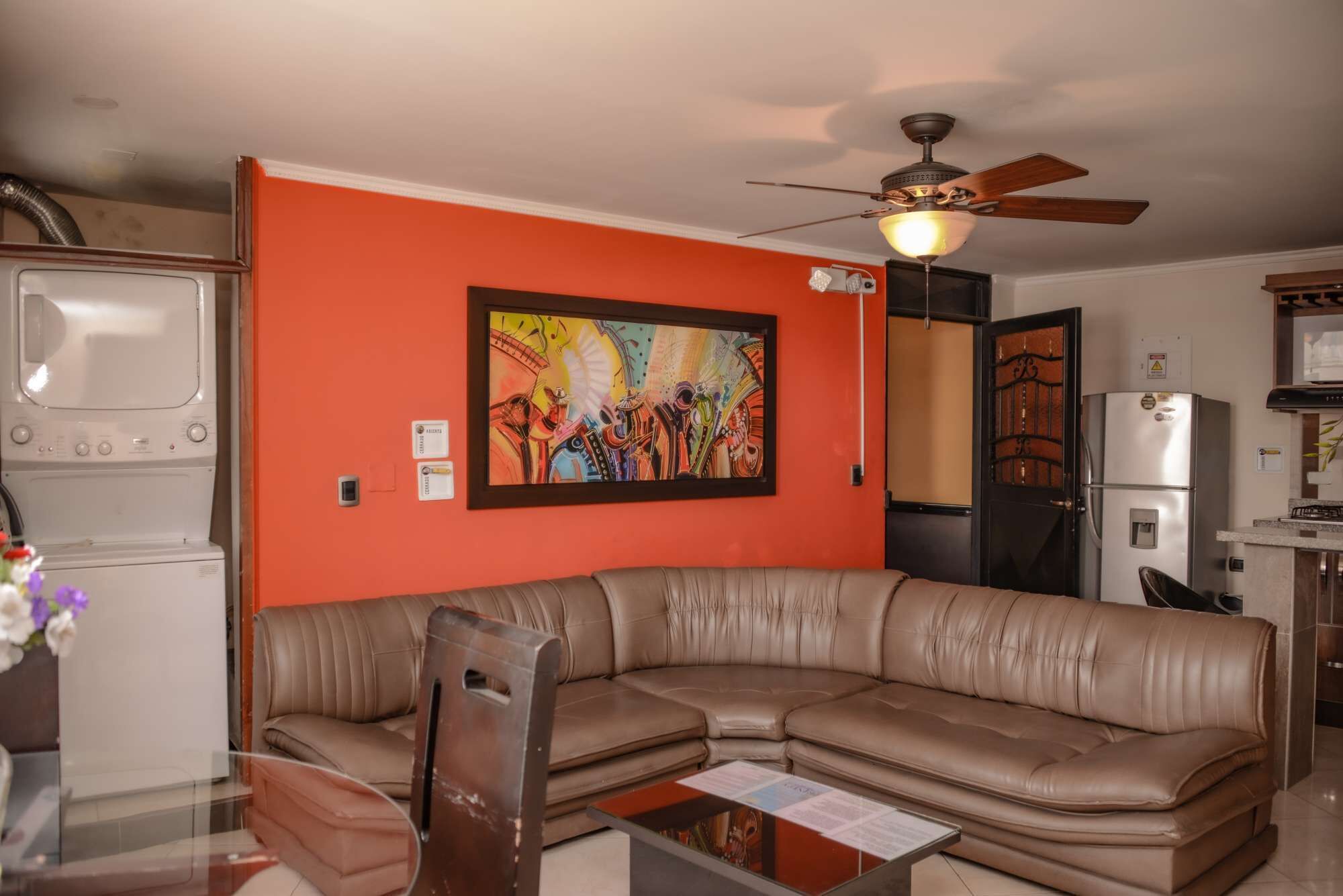 2 Bedroom Hot tub security AC Lleras area