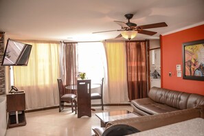 Living area - 2 Bedroom Hot tub security AC Lleras area (medellin)