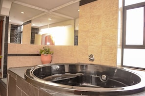 Interior - 12 Bedroom Building Including the Private Roof security Can have guests (medellin)