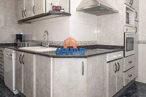 Frigorífic, microones, forn i rentaplats 