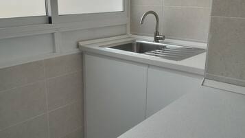 Fridge, microwave, oven, coffee/tea maker