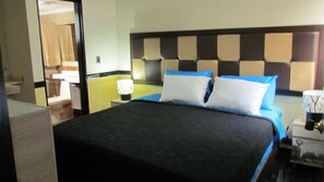 1 dormitorio, escritorio, tabla de planchar con plancha y wifi