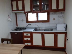 Fridge, microwave - 2 Bed Incheon Apartment Quick Trip to Incheon Airport or Seoul (인천광역시)