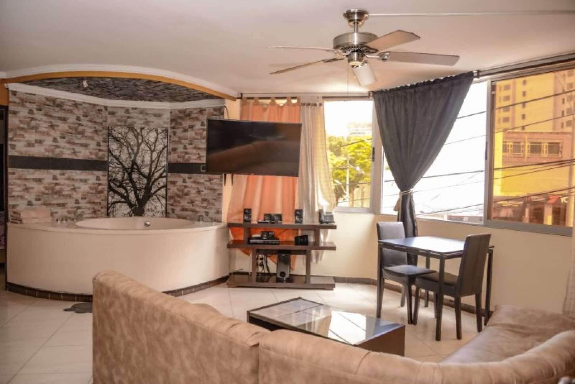 12 Bedroom Building Two Roof Decks AC security lleras