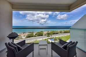 Property grounds - Brand New Apartment, Panoramic Ocean Views (Noord)