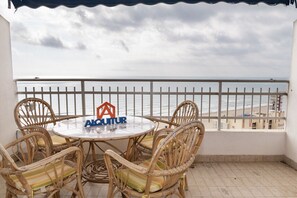 Outdoor dining - FLORAZAR 1, III-A 18-C (Cullera)