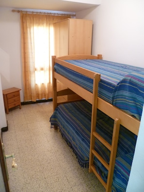 2 bedrooms, iron/ironing board, bed sheets - ESTIRPE, 3º-5 (Cullera)